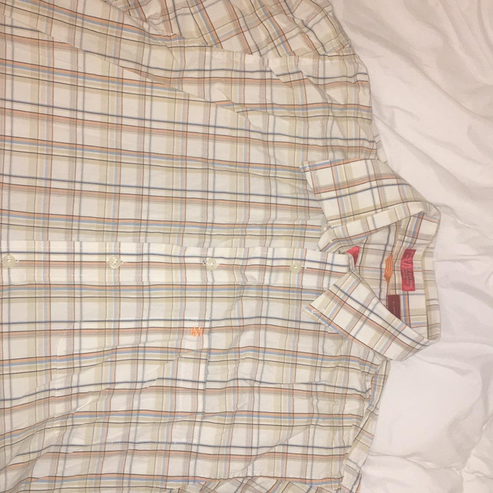 Short sleeve button down